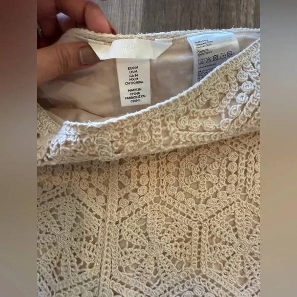 CROCHET-LOOK SHORTS and CROCHET-LOOK TOP - Picture 2 of 8